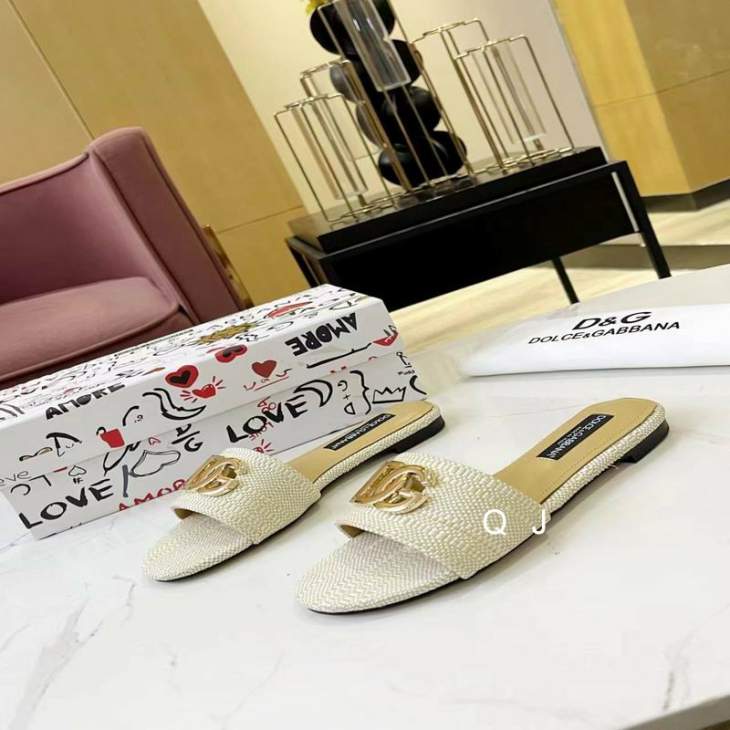 Picture of Dolce Gabbana Slippers _SKUDGsz35-40XJ06032806